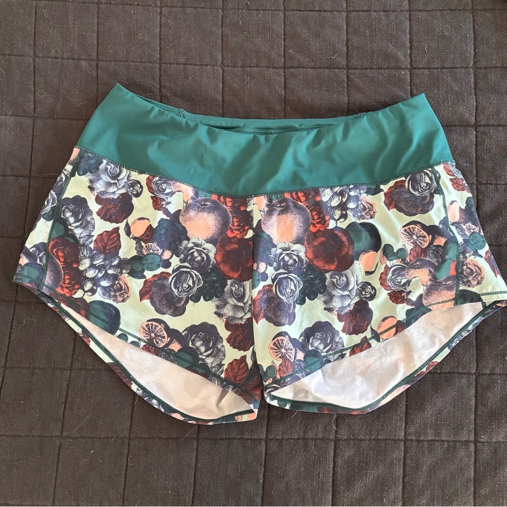 Oiselle Roga Shorts - size 6